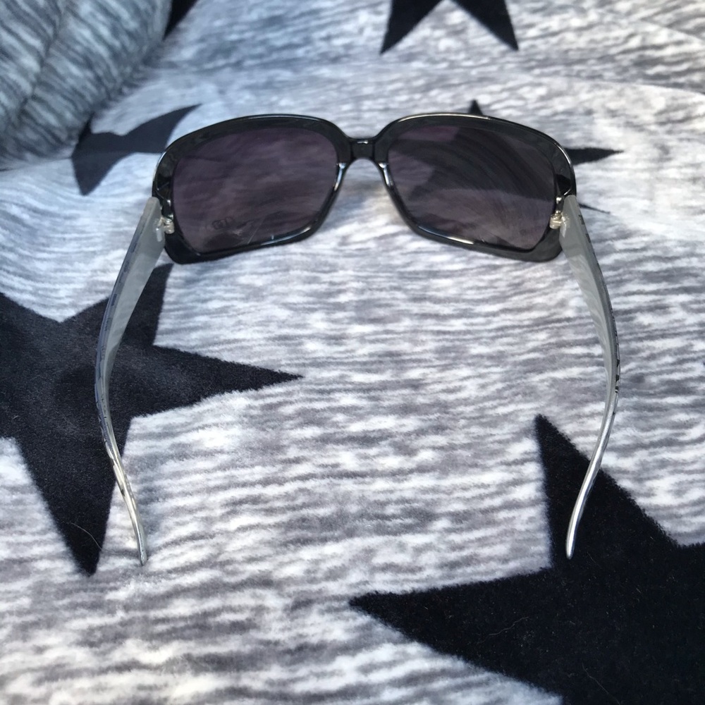 🕶 Sunglasses 🕶 - Picture 4 of 6